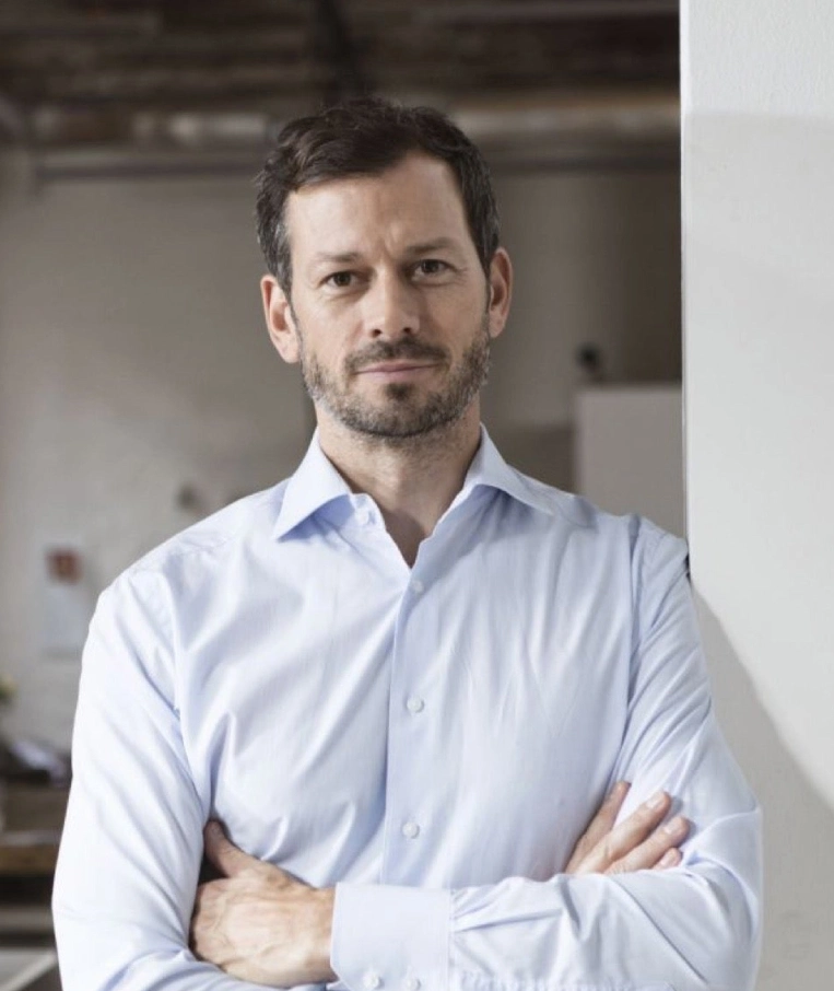 portrait of a melbourne entrepreneur named liam mahabi